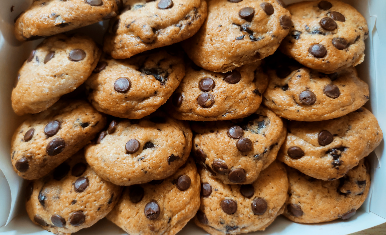 Matcha Butter Super Stuffed Chocolate Chip Cookies